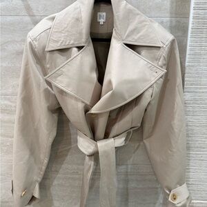 Helsa Cropped Beige Trench Coat size Small
